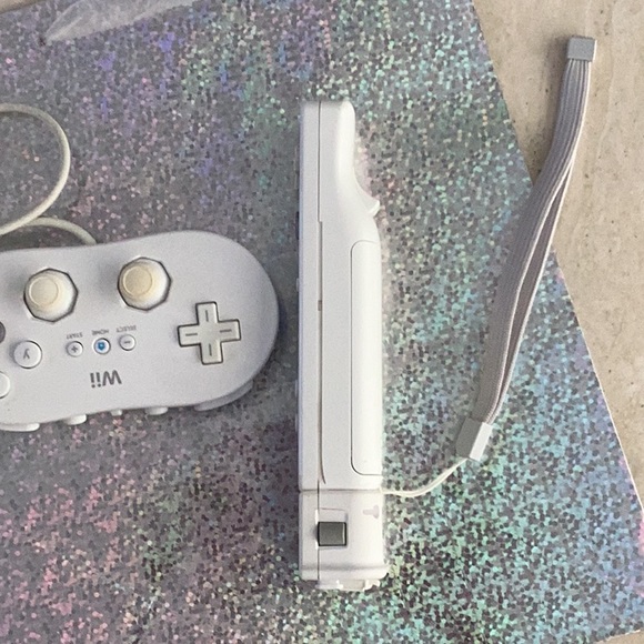 Nintendo Wii Remote & Motion Plus Adapter & Wii Classic Controller Lot Of 2 OEM - Picture 8 of 16
